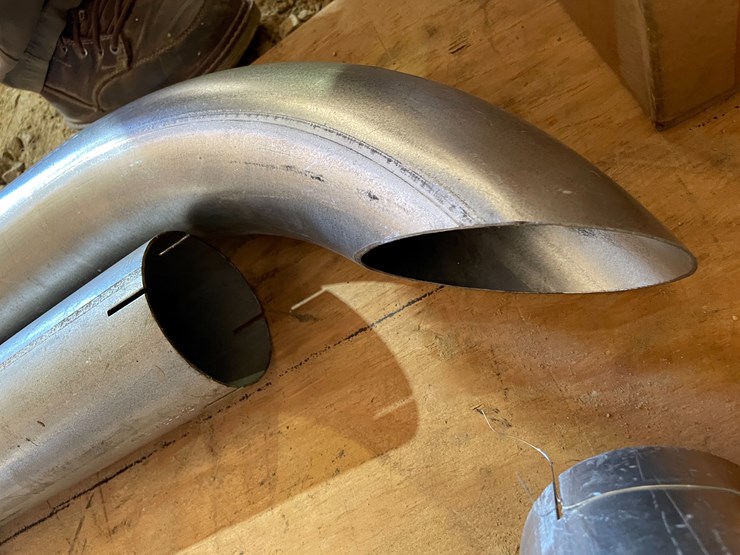 #8031-•-pair-of-exhaust-stacks-image-4