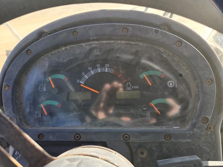 2005-caterpillar-938g-image-23