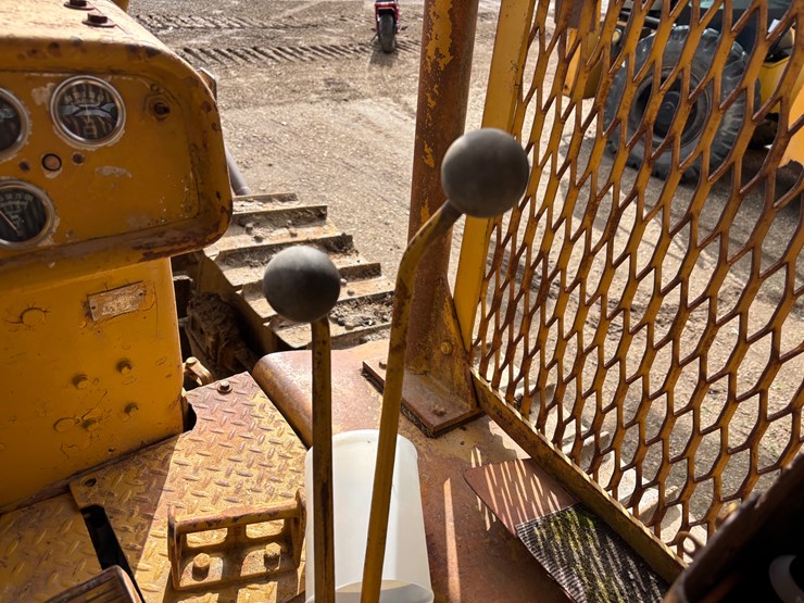 caterpillar-d5b-image-19