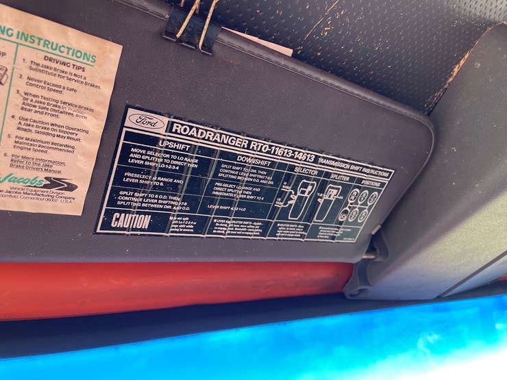 1986-ford-9000-image-34