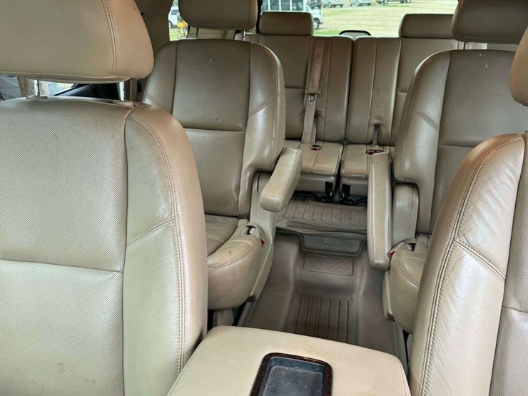 2010-gmc-yukon-denali-image-13