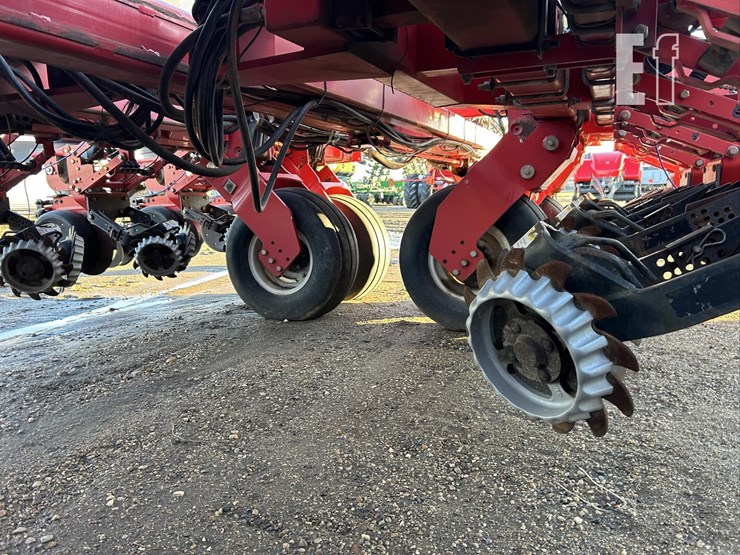 2009-white-8516-image-30