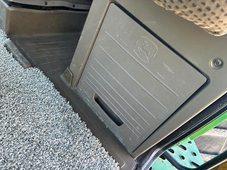 2013-john-deere-9510r-image-78
