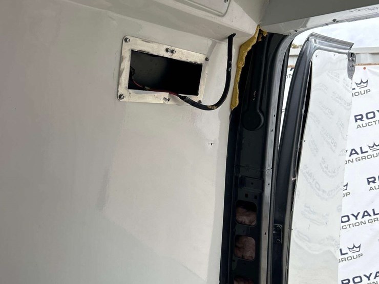 2021-mercedes-benz-sprinter-4500-image-42