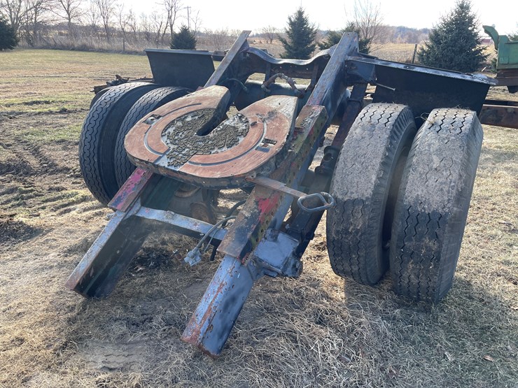 #4218-•-drive-axle-with-5th-wheel-plate-image-1
