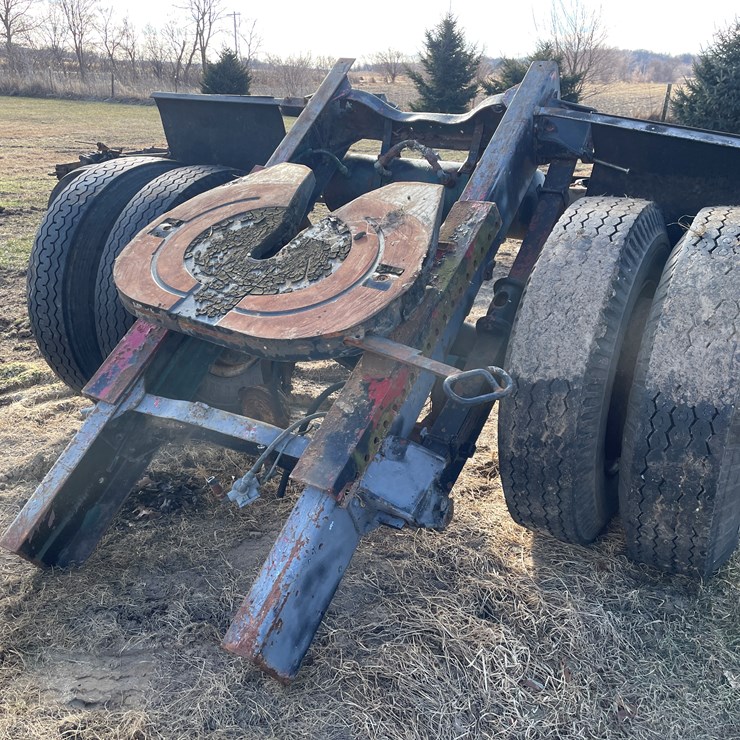 #4218 • Drive Axle with 5th Wheel Plate