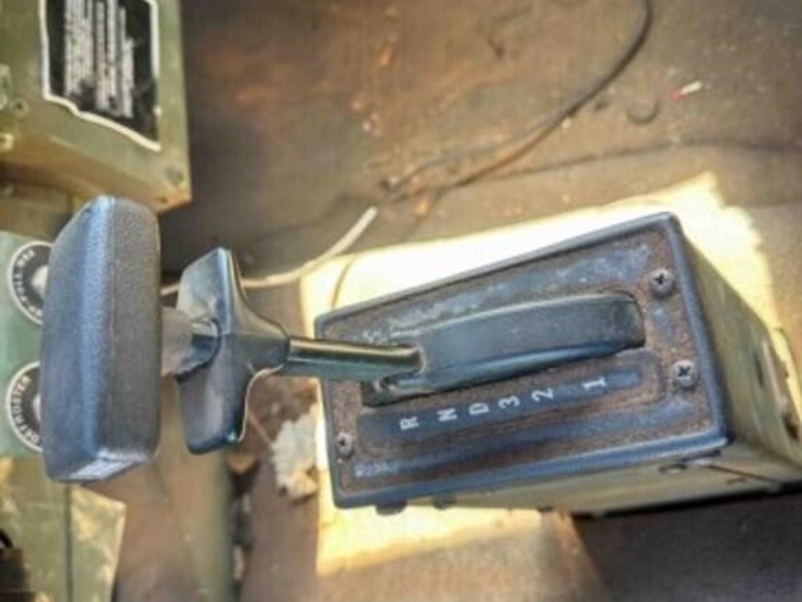 6x6-2-1/2-ton-truck-image-24