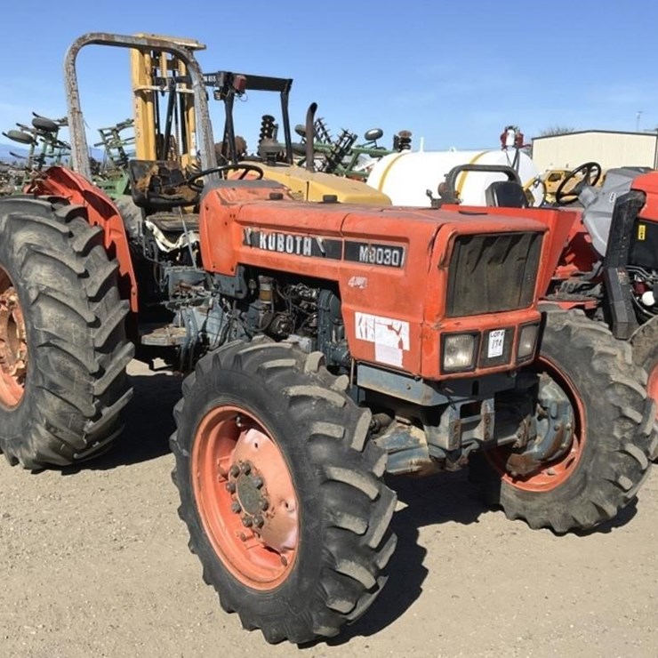 KUBOTA M8030