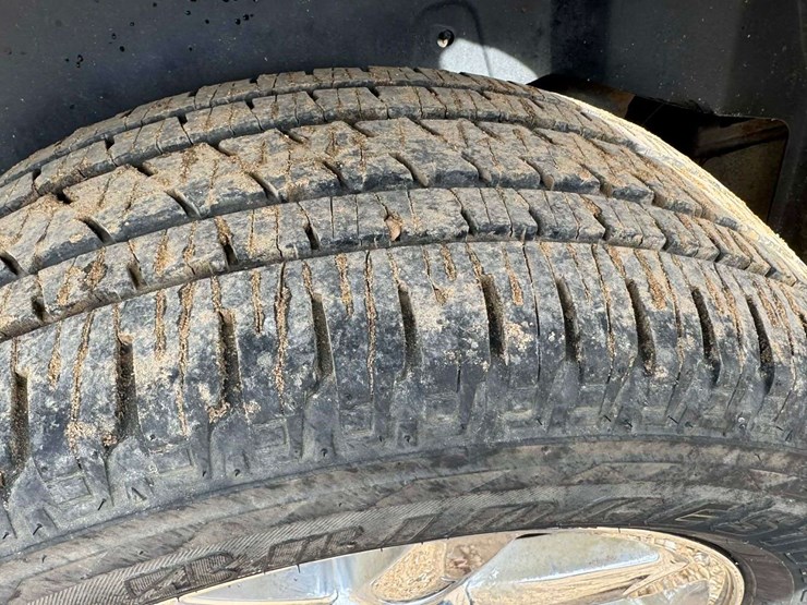 2010-gmc-yukon-denali-image-26