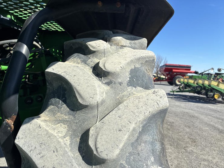 2022-john-deere-600r-image-31