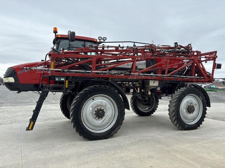 2015-case-ih-patriot-3340-image-10