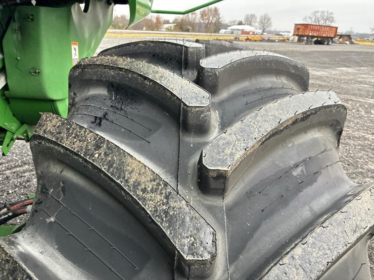 2014-john-deere-s680-image-40