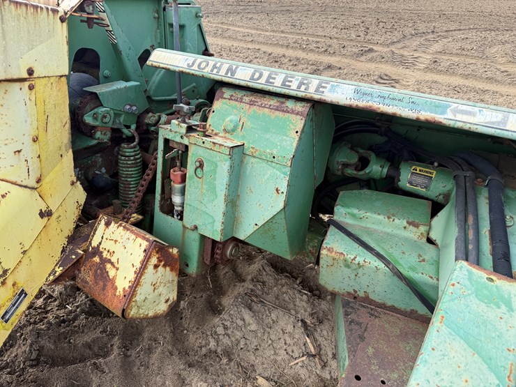 john-deere-3950-image-10