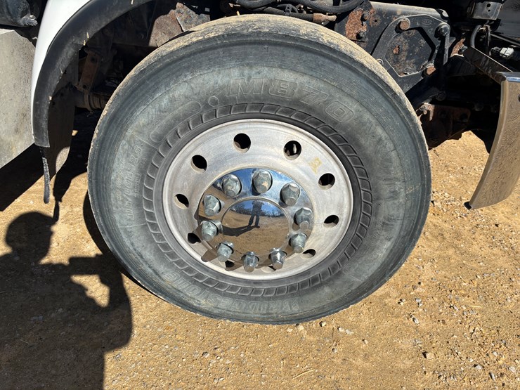 2009-peterbilt-340-image-85