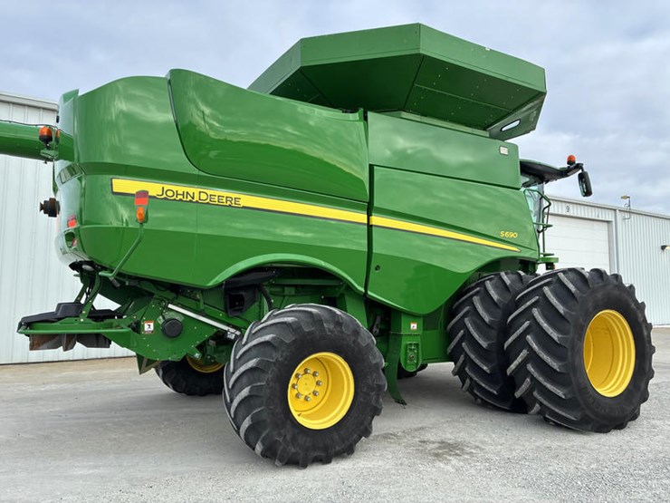 2013-john-deere-s690-image-4