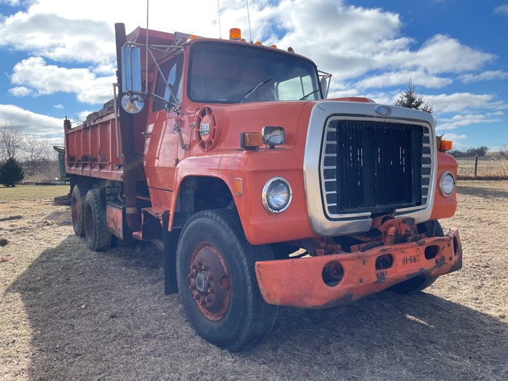 1986-ford-9000-image-3