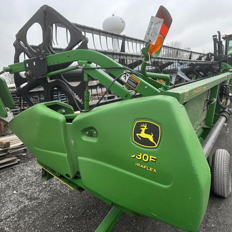 2004 JOHN DEERE 630F