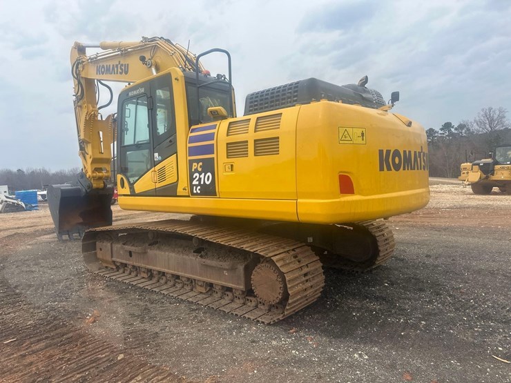 2022-komatsu-pc210-lc-image-4