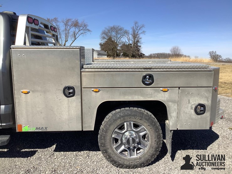 2023-ford-f250-lariat-image-10