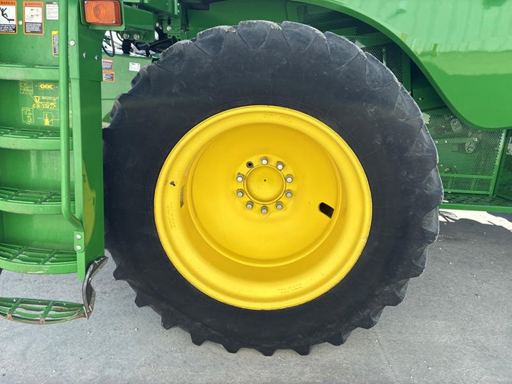 2012-john-deere-s670-image-35