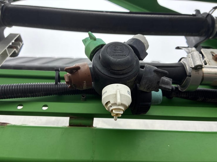 2017-john-deere-r4045-image-43