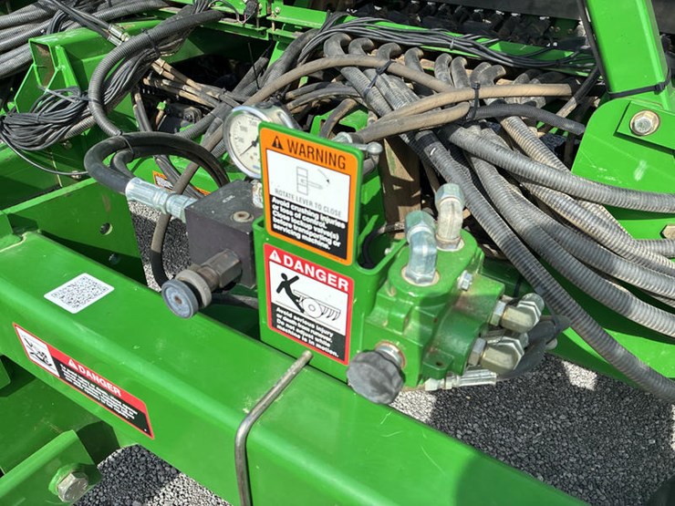 2005-john-deere-1690-image-69
