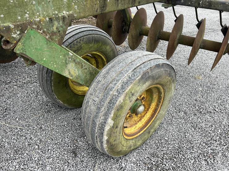 john-deere-230-image-10