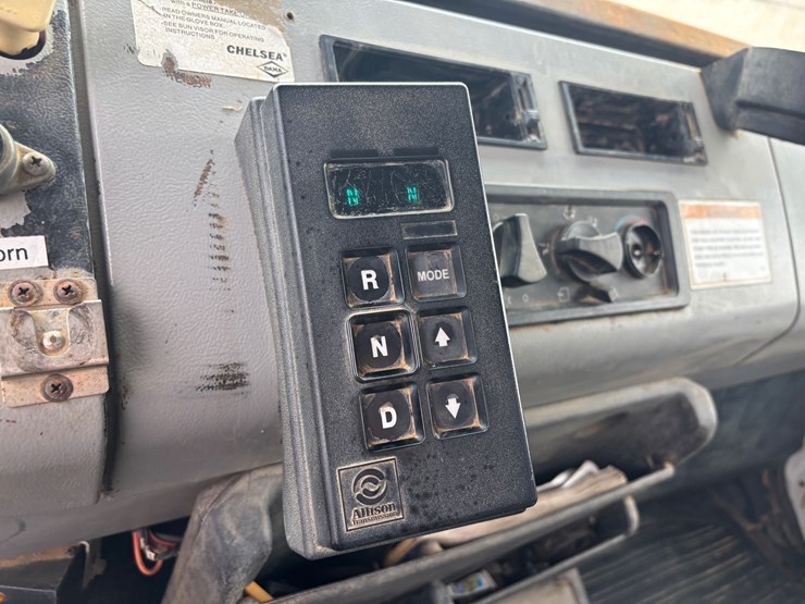 1998-freightliner-fl112-image-38