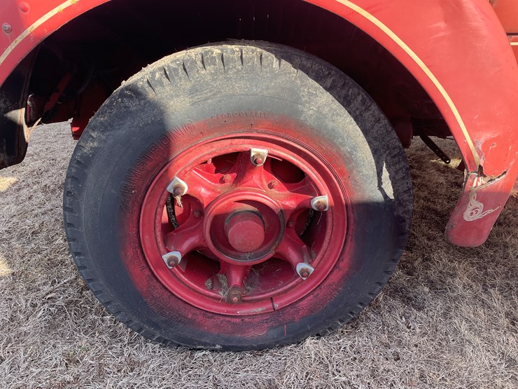 #4206-•-1951-mack-fire-truck-cab-and-chassis,-(no-title)-image-7