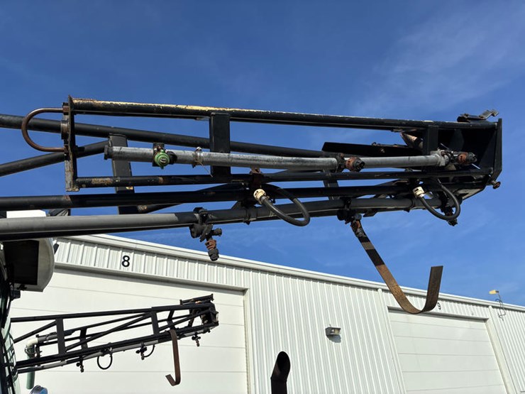 2010-willmar-745-image-23