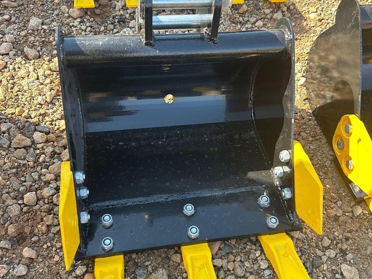 15in-mini-excavator-digging-bucket-image-1