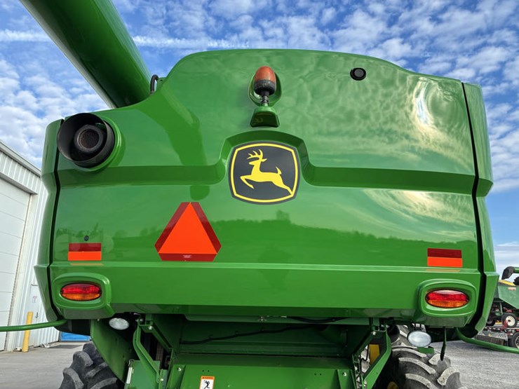 2015-john-deere-s670-image-18