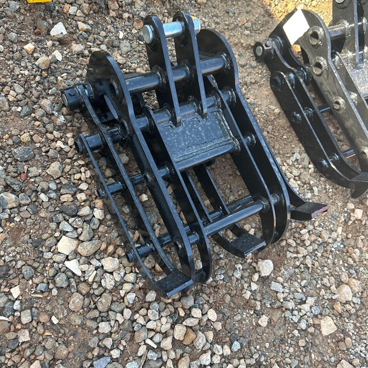 MINI EXCAVATOR GRAPPLE ATTACHMENT