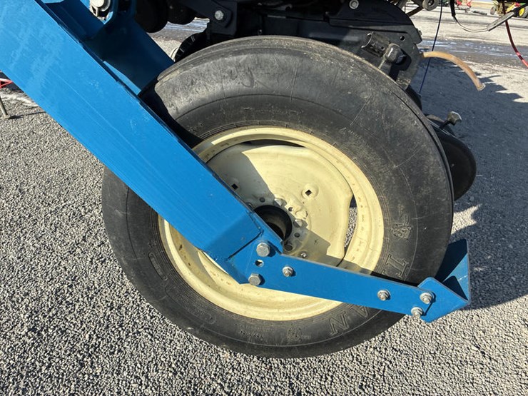 2010-kinze-3600-image-62