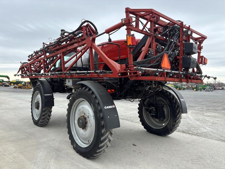 2015-case-ih-patriot-3340-image-8