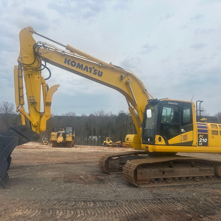 2022 KOMATSU PC210 LC