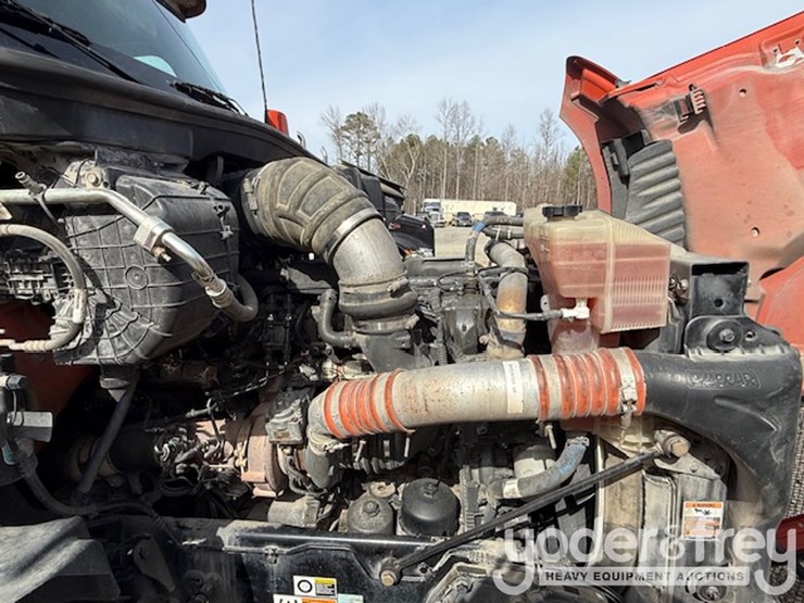 2019-kenworth-t680-image-12