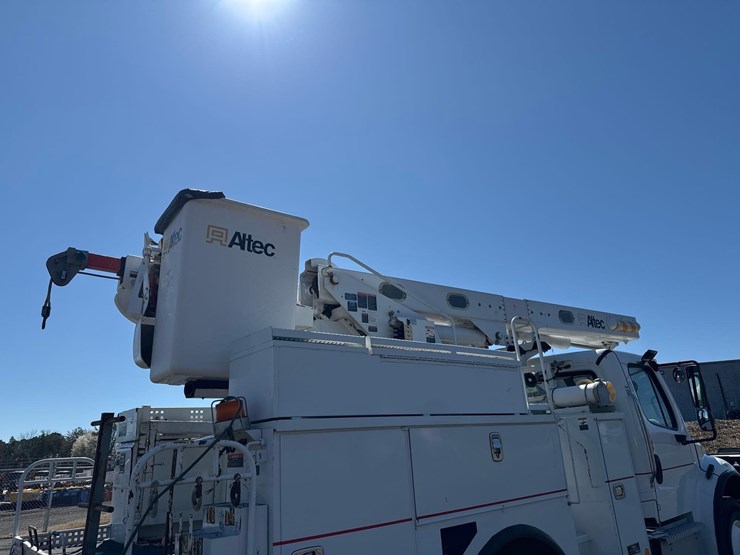 2017-freightliner-m2-s/a-altec-l42m-bucket-truck-image-26