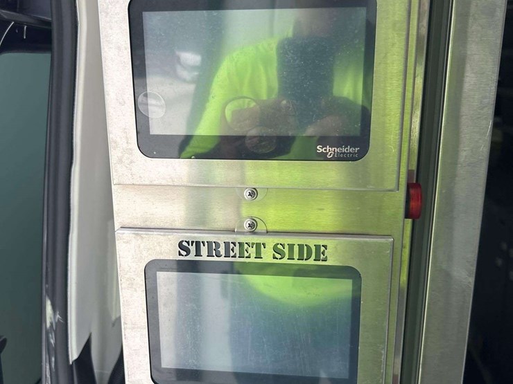 2021-mercedes-benz-sprinter-4500-image-31