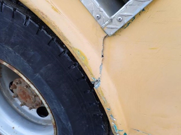 1998-gmc-t4-series-s/a-bucket-truck-1gdp7c1c0wj519-image-52