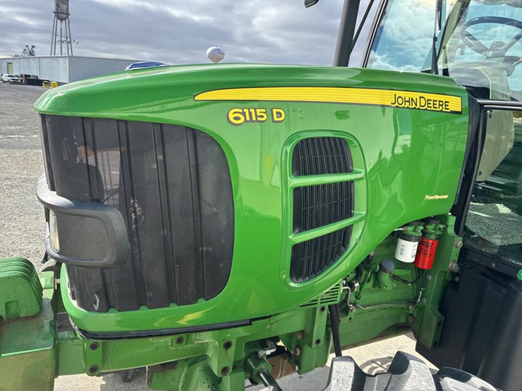 2009-john-deere-6115d-image-28