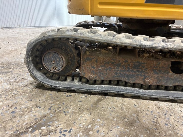 2019-deere-17g-image-18