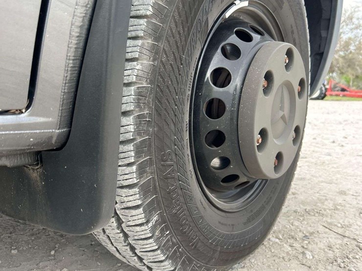 2021-mercedes-benz-sprinter-4500-image-52
