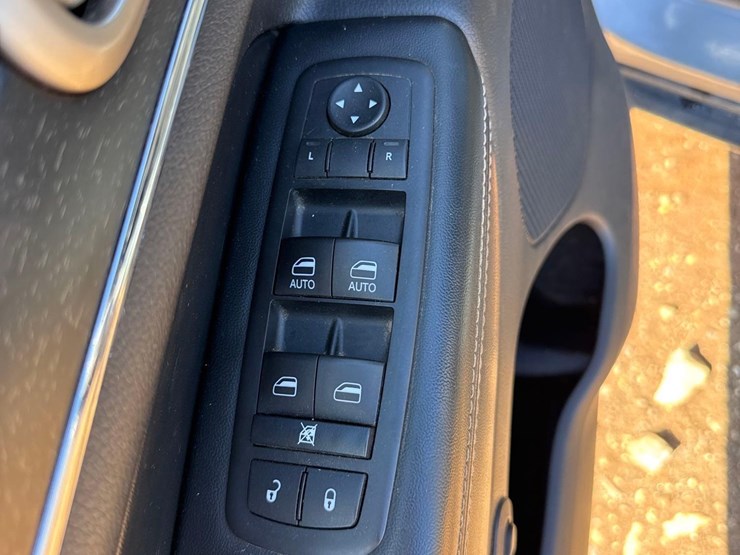 2015-jeep-grand-cherokee-image-13