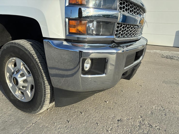 2019-chevrolet-2500-image-13