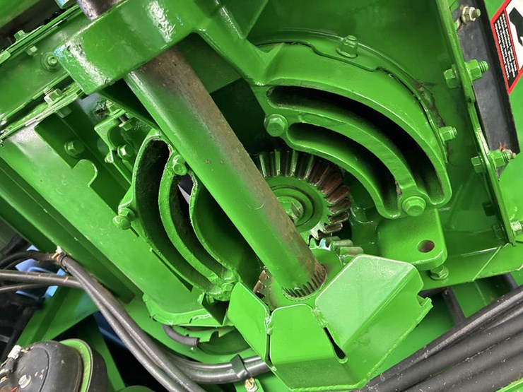 2012-john-deere-s670-image-43