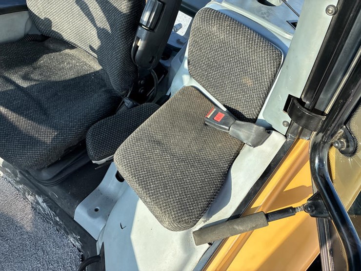 2005-challenger-mt635b-image-62