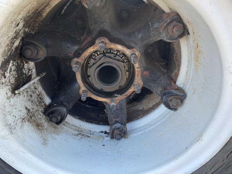 #4218-•-drive-axle-with-5th-wheel-plate-image-9