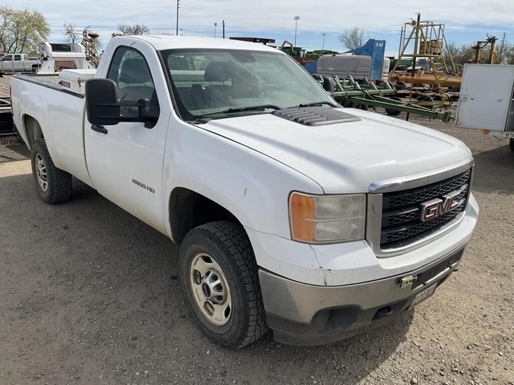 2013-gmc-2500-image-3