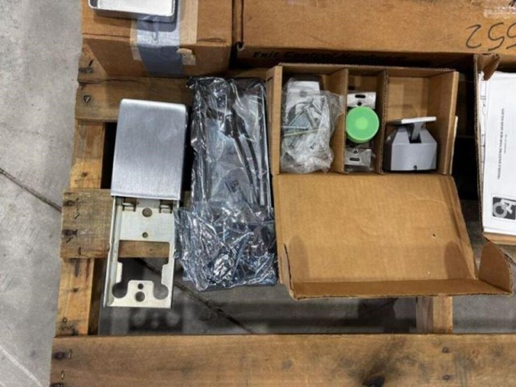 qty-of-door-entry-&-exit-hardware-image-5